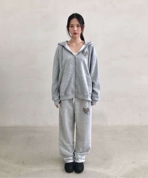 MUCENT(ムセント)の「シエラホピハートフードパーカー男女共用(2カラー)(パーカー・レディース・グレー/ブラック・1/WOMENS)」の4枚目の写真