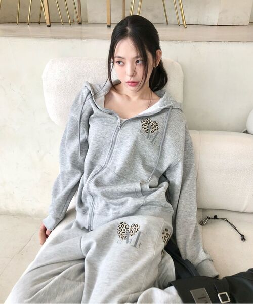 MUCENT(ムセント)の「シエラホピハートフードパーカー男女共用(2カラー)(パーカー・レディース・グレー/ブラック・1/WOMENS)」の3枚目の写真