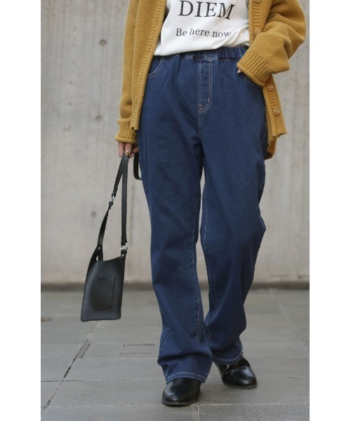 HUG.U(ハグユー)の「「ラク暖」 微起毛 ストレートデニムパンツ(デニムパンツ・レディース・ダークインディゴブルー/インディゴブルー・L/LL/S/M)」の4枚目の写真