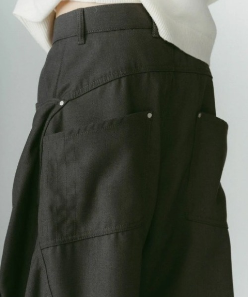 Knuth Marf（クヌースマーフ）の「Knuth Marf tuck design denim pants（デニムパンツ・レディース・ダークグレー・X-SMALL/SMALL）」の9枚目の写真