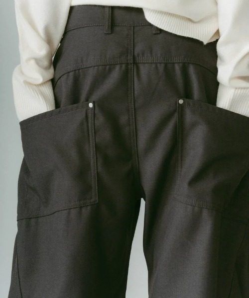 Knuth Marf（クヌースマーフ）の「Knuth Marf tuck design denim pants（デニムパンツ・レディース・ダークグレー・X-SMALL/SMALL）」の10枚目の写真