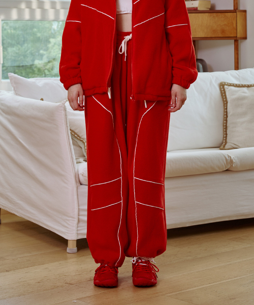 ARI(アリ)の「KIKI FLEECE WIDE SWEAT PANTS / RED(スウェットパンツ・レディース・レッド・FREE)」の1枚目の写真