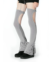 2000Archives（2000アーカイブス）の「RYNA TESSEL LEG WARMER (GREY)（Tシャツ/カットソー）」
