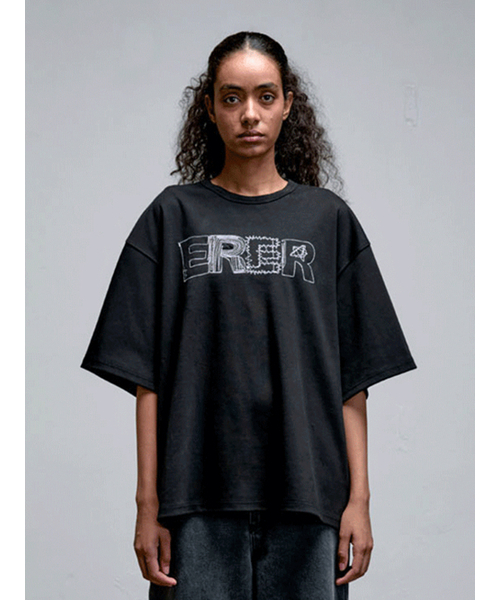ERER(エルエル)の「ER 刺繍ディテール オーバーサイズ Tシャツ ブラック(Tシャツ/カットソー・レディース・ブラック・FREE)」の3枚目の写真