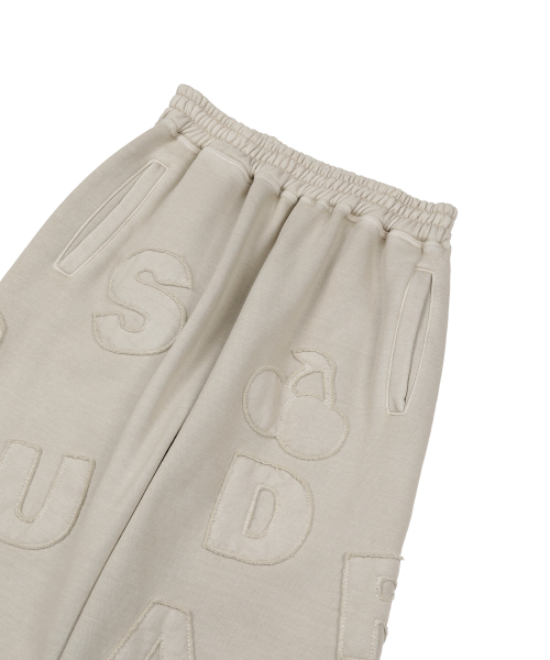 SUNDAY FRUIT MARKET（サンデーフルーツマーケット）の「SUNDAY PATCH SWEATPANT BEIGE（スウェットパンツ・メンズ・その他・SMALL/MEDIUM/LARGE）」の3枚目の写真