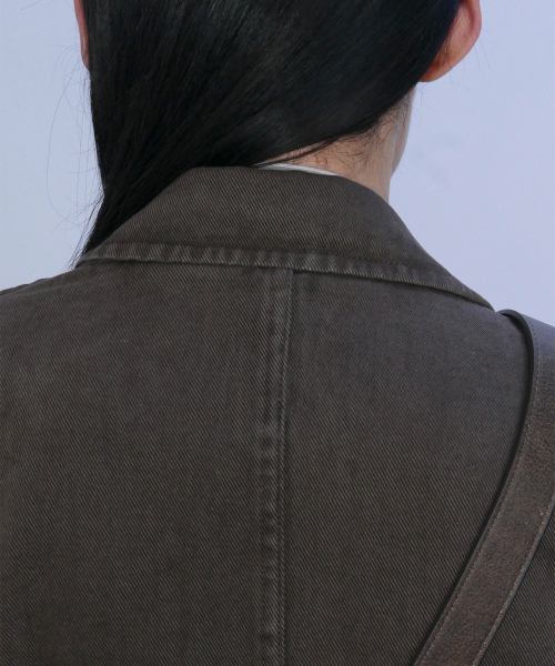 EN OR（エンオール）の「SINGLE BREASTED DENIM BLAZER - BROWN（デニムジャケット・レディース・その他・FREE）」の4枚目の写真