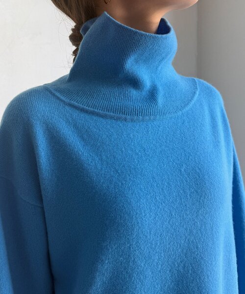DouDou(ドゥドゥ)の「ウール混タートルチュニック(ニット/セーター・レディース・グレー/オフホワイト/ブルー・FREE)」の13枚目の写真