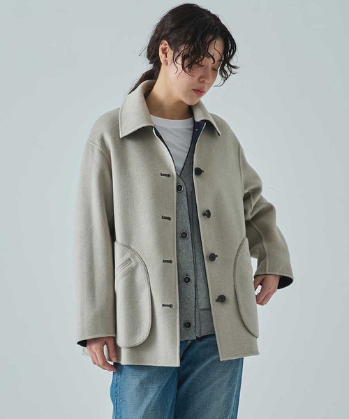 CASHMERE CASHMERE(カシミヤカシミヤ)の「【CASHMERE CASHMERE/カシミヤカシミヤ】CASHMERE/SILK/WOOL SHORT COAT/カシミヤシルクウールショートコート/ステンカラーコート(ステンカラーコート・レディース・ダークネイビー/ブラック・40/44)」の1枚目の写真
