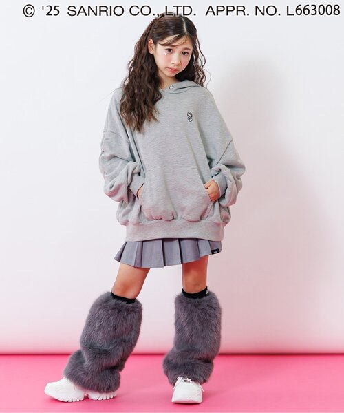 sanrio(サンリオ)の「【ハローキティ】BIGフーディ(パーカー・キッズ・グレー/オフホワイト/ピンク・XX-SMALL/X-SMALL/SMALL/MEDIUM)」の4枚目の写真