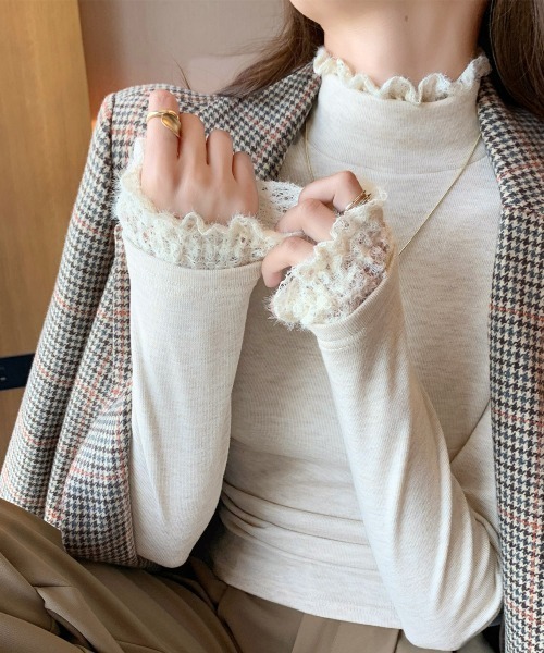 Miniministore(ミニミニストア)の「レースフリル付きハイネックリブニットソー(Tシャツ/カットソー・レディース・アイボリー/ブラック/ブラウン/ダークグレー/グレー・FREE)」の2枚目の写真