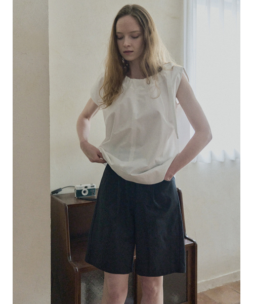 AVANT-G(アバン)の「Ribbon Unbalance Blouse - IVORY(シャツ/ブラウス・レディース・その他・FREE)」の2枚目の写真