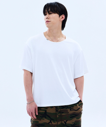 MIHAK（ミハク）の「メタルクリップUネックTシャツ（ホワイト）（Tシャツ/カットソー）」