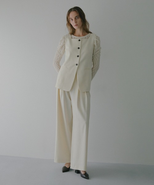 MANOF(マノフ)の「SQUARE NECK GILET SET UP(サロペット/オーバーオール・レディース・チャコールグレー/セージグリーン/アイボリー・M/S)」の1枚目の写真