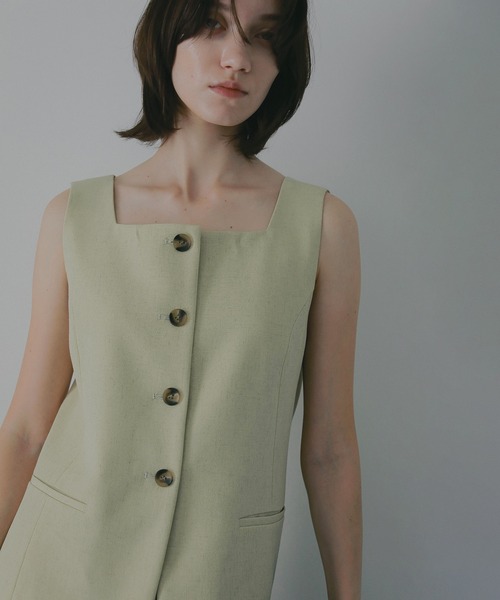 MANOF(マノフ)の「SQUARE NECK GILET SET UP(サロペット/オーバーオール・レディース・チャコールグレー/セージグリーン/アイボリー・M/S)」の6枚目の写真