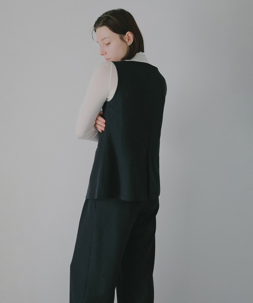 MANOF(マノフ)の「SQUARE NECK GILET SET UP(サロペット/オーバーオール・レディース・チャコールグレー/セージグリーン/アイボリー・M/S)」の18枚目の写真