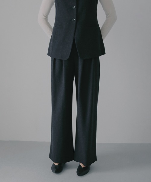 MANOF(マノフ)の「SQUARE NECK GILET SET UP(サロペット/オーバーオール・レディース・チャコールグレー/セージグリーン/アイボリー・M/S)」の19枚目の写真