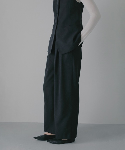 MANOF(マノフ)の「SQUARE NECK GILET SET UP(サロペット/オーバーオール・レディース・チャコールグレー/セージグリーン/アイボリー・M/S)」の21枚目の写真