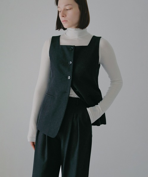 MANOF(マノフ)の「SQUARE NECK GILET SET UP(サロペット/オーバーオール・レディース・チャコールグレー/セージグリーン/アイボリー・M/S)」の16枚目の写真