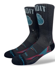 STANCE（スタンス）の「STANCE DETROIT PISTONS CITY EDITION 2026（スタンス デトロイト・ピストンズ シティ・エディション 2026）（ソックス/靴下）」