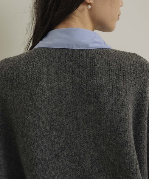 NEUNA(ヌナ)の「レイヤードオーバースプリングトップス(ニット/セーター・レディース・ベージュ/チャコールグレー/オフホワイト・FREE)」の12枚目の写真
