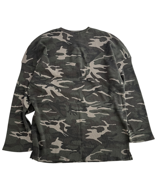 SK8ER ROCK(スケーターロック)の「Double Cross Camouflage Henley Neck T-shirt ((khaki))(Tシャツ/カットソー・レディース・その他・ONE SIZE)」の2枚目の写真