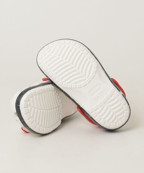 crocs（クロックス）の「クロックス crocs Peanuts Classic Clog K（サンダル・キッズ・ホワイト・18.5cm/19.0cm/19.5cm/20.0cm/21.0cm/22.0cm/23.0cm/24.0cm）」の3枚目の写真