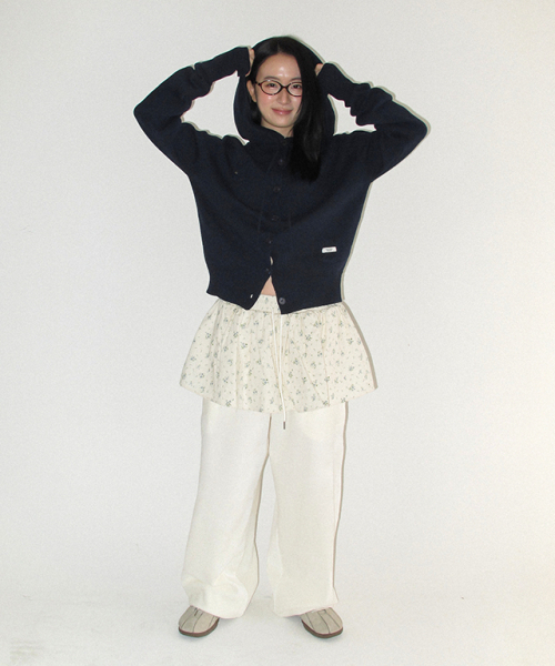 RONRON（ロンロン）の「LAYERED SKIRT TRAINING PANTS IVORY FLOWER（スウェットパンツ・レディース・その他・FREE）」の6枚目の写真