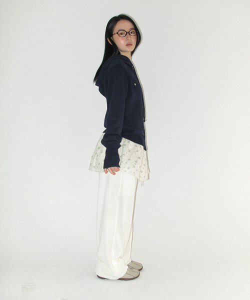 RONRON（ロンロン）の「LAYERED SKIRT TRAINING PANTS IVORY FLOWER（スウェットパンツ・レディース・その他・FREE）」の3枚目の写真