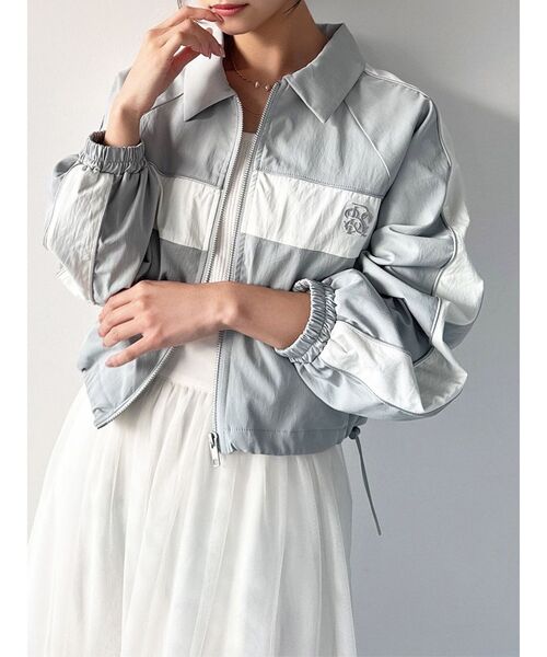 RESEXXY（リゼクシー）の「バイカラーパイピングブルゾン（ブルゾン・レディース・チャコールグレー/ブルー/ピンク・FREE）」の2枚目の写真