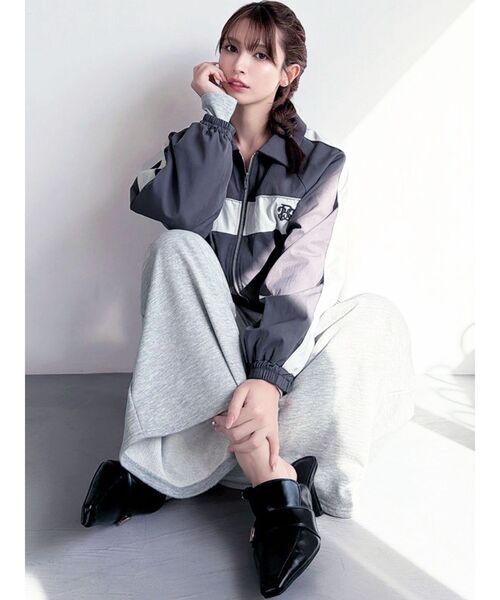 RESEXXY（リゼクシー）の「バイカラーパイピングブルゾン（ブルゾン・レディース・チャコールグレー/ブルー/ピンク・FREE）」の20枚目の写真