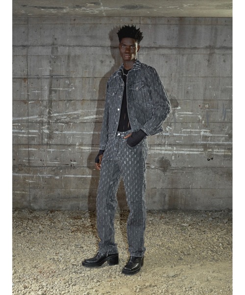 JOHN LAWRENCE SULLIVAN（ジョンローレンスサリバン）の「SLASHED DENIM JACKET（デニムジャケット・メンズ・インディゴブルー/ブラック・44/46）」の3枚目の写真