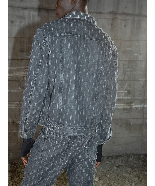 JOHN LAWRENCE SULLIVAN（ジョンローレンスサリバン）の「SLASHED DENIM JACKET（デニムジャケット・メンズ・インディゴブルー/ブラック・44/46）」の4枚目の写真