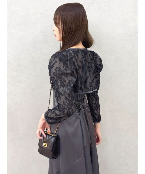 dazzlin(ダズリン)の「【藤井サチコラボ】ボレロSETサテンキャミドレス(ドレス・レディース・アイボリー/ブラック/グリーン・SMALL/MEDIUM)」の5枚目の写真