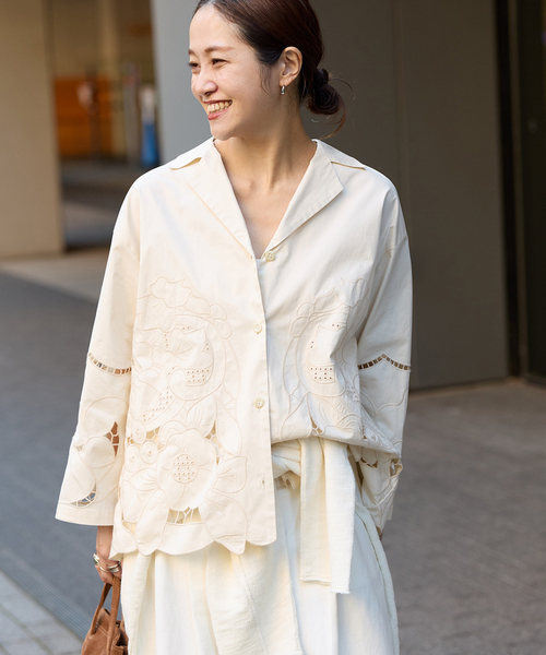 JOURNAL STANDARD(ジャーナルスタンダード)の「フラワーエンブロイダリースカラップシャツ(シャツ/ブラウス・レディース・ホワイト・FREE)」の6枚目の写真