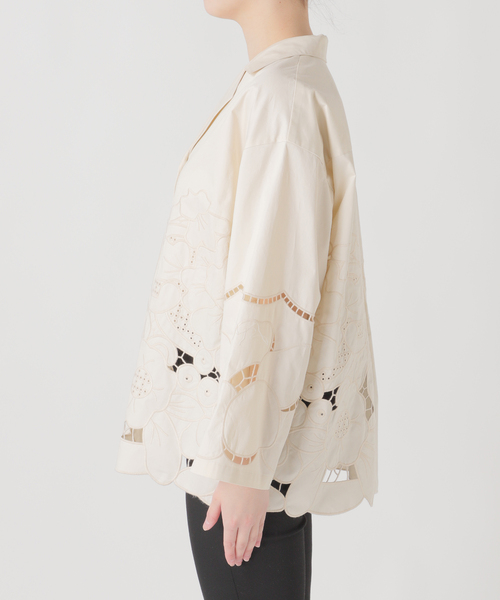 JOURNAL STANDARD(ジャーナルスタンダード)の「フラワーエンブロイダリースカラップシャツ(シャツ/ブラウス・レディース・ホワイト・FREE)」の12枚目の写真