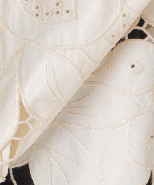 JOURNAL STANDARD(ジャーナルスタンダード)の「フラワーエンブロイダリースカラップシャツ(シャツ/ブラウス・レディース・ホワイト・FREE)」の18枚目の写真