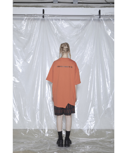 BMUETTE(ビムウィエ)の「ストリートギャラリー THE LOST GIRL RGB オレンジウーマンTシャツ(Tシャツ/カットソー・レディース・オレンジ・SMALL/MEDIUM)」の3枚目の写真