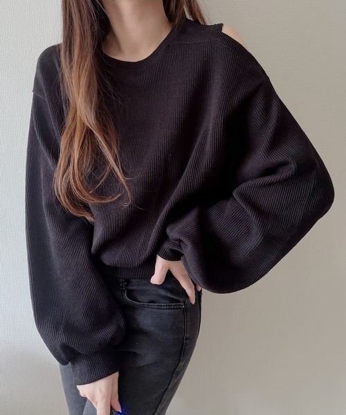 Nana(ナナ)の「オープンショルダートップス(Tシャツ/カットソー・レディース・ブラウン/アイボリー/ブラック/グレー・FREE)」の2枚目の写真