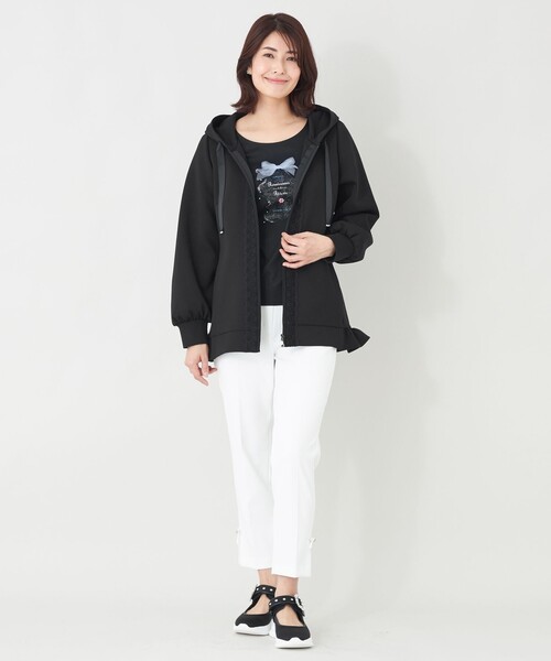 TO BE CHIC(トゥー ビー シック)の「リボンフレームモチーフ カットソー(Tシャツ/カットソー・レディース・オフホワイト/ブラック・40)」の5枚目の写真