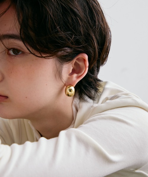 Trish（トリッシュ）の「シャイニーオーバルピアス（ピアス（両耳用）・レディース・ゴールド/シルバー・FREE）」の2枚目の写真