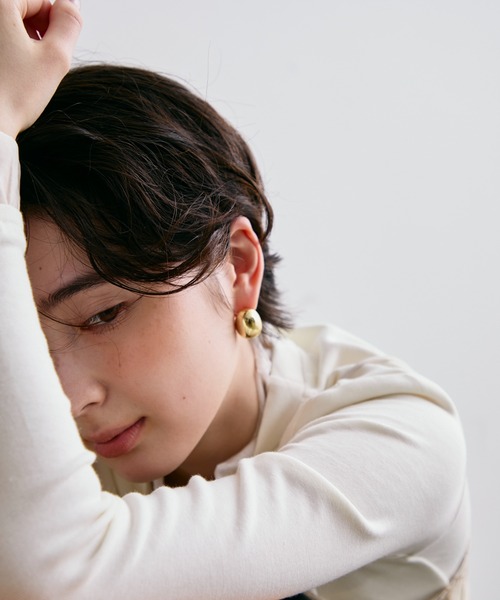 Trish（トリッシュ）の「シャイニーオーバルピアス（ピアス（両耳用）・レディース・ゴールド/シルバー・FREE）」の5枚目の写真