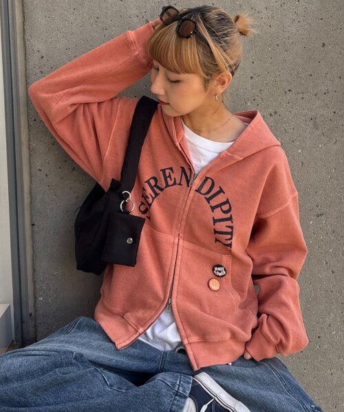 CIAOPANIC TYPY(チャオパニックティピー)の「【UNISEX】ワッフルジップパーカー(パーカー・レディース・サーモンピンク/ネイビー・MEDIUM/LARGE)」の2枚目の写真
