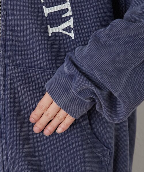 CIAOPANIC TYPY(チャオパニックティピー)の「【UNISEX】ワッフルジップパーカー(パーカー・レディース・サーモンピンク/ネイビー・MEDIUM/LARGE)」の10枚目の写真
