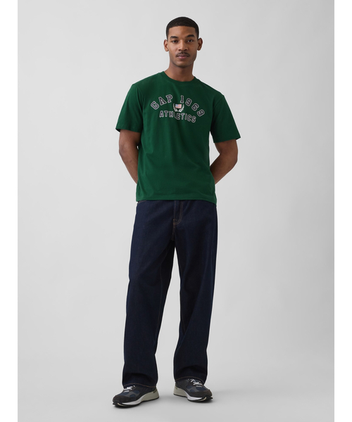 GAP(ギャップ)の「エブリディ ソフト リラックスフィット グラフィックTシャツ(Tシャツ/カットソー・メンズ・ブラック/オフホワイト/ネイビー/イエロー/グリーン・XL/L/M/S/XS)」の11枚目の写真