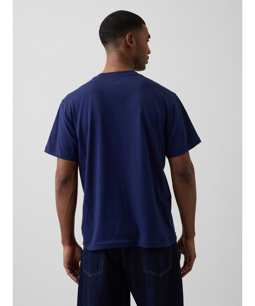 GAP(ギャップ)の「エブリディ ソフト リラックスフィット グラフィックTシャツ(Tシャツ/カットソー・メンズ・ブラック/オフホワイト/ネイビー/イエロー/グリーン・XL/L/M/S/XS)」の15枚目の写真