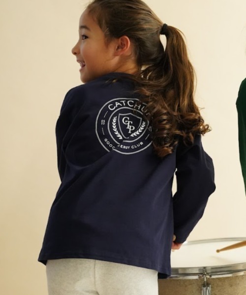 Catchup(ケチャップ)の「“GOOD ENERGY CLUB”バックプリントロングTシャツ(Tシャツ/カットソー・キッズ・ネイビー/グリーン・140㎝/130㎝/120㎝/110㎝/100㎝/90㎝/150cm)」の1枚目の写真