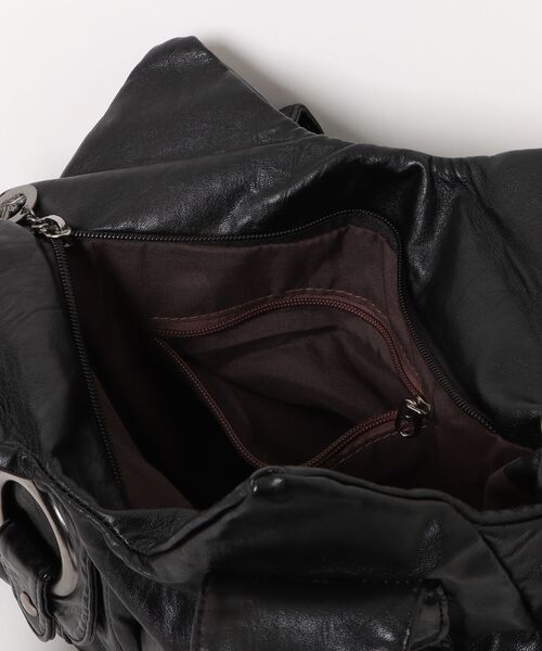 IO(イオ)(イオ)の「Five pockets 2Way Boston Bag/ファイブポケット2ウェイボストンバッグ(ボストンバッグ・レディース・ブラック/ブラウン/ダークグレー・FREE)」の6枚目の写真