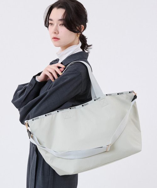 LeSportsac(レスポートサック)の「AT AVENUE TOTE デューンライト(トートバッグ・レディース・ベージュ・FREE)」の1枚目の写真