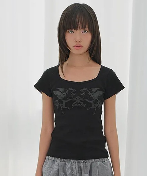 Ada.(エイダ)の「◇FANCYCLUB◇ブランド直輸入正規品/ペガサス リブトップ PEGASUS RIBBED TOP(Tシャツ/カットソー・レディース・オートミール/ブラック・FREE)」の2枚目の写真