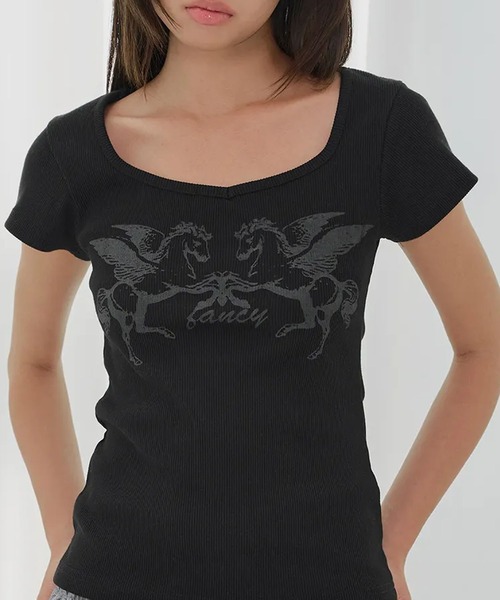 Ada.(エイダ)の「◇FANCYCLUB◇ブランド直輸入正規品/ペガサス リブトップ PEGASUS RIBBED TOP(Tシャツ/カットソー・レディース・オートミール/ブラック・FREE)」の6枚目の写真